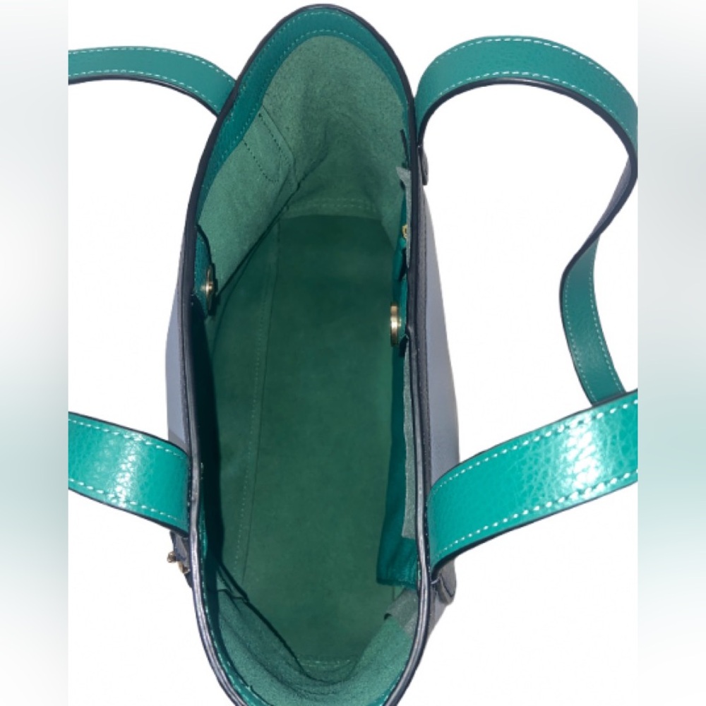 Coach TOTE 27 IN COLORBLOCK WITH HORSE AND CARRIAGE excellent condition - Picture 6 of 8